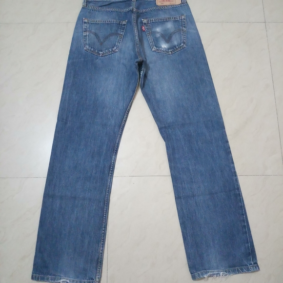 Original Levi's 501s straight fit jeans - Picture 5 of 7